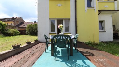 Pronájem pěkného bytu 2+kk+terasa, 67 m2 v centru Neveklova, okres Benešov.