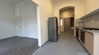 Pronájem bytu 2+1 s balkonem v centru Prahy. 