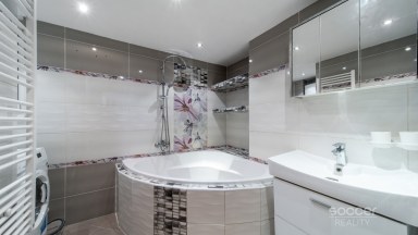 Prodej bytu 2+kk, 56,5 m² a sklep, ul. Na Břehu, Praha 9 – Vysočany